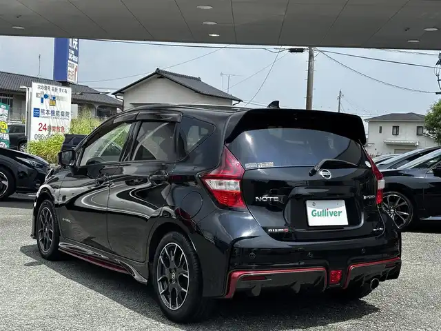 日産 ノート e－パワー ニスモ 熊本県 2017(平29)年 10.5万km スーパーブラック ワンオーナー/純正ナビ（MM316D-W）/【フルセグTV/Bluetooth/CD/DVD】/アラウンドビューカメラ/衝突軽減防止装置/レーンキープアシスト/車両接近通知装置/コーナーセンサー/純正１６インチAW/オートLEDライト/革巻きステアリング/ステアリングスイッチ/ETC/純正フロアマット/純正ドアバイザー/横滑り防止装置/スペアキー/保証書/取扱説明書