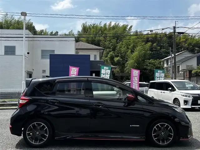 日産 ノート e－パワー ニスモ 熊本県 2017(平29)年 10.5万km スーパーブラック ワンオーナー/純正ナビ（MM316D-W）/【フルセグTV/Bluetooth/CD/DVD】/アラウンドビューカメラ/衝突軽減防止装置/レーンキープアシスト/車両接近通知装置/コーナーセンサー/純正１６インチAW/オートLEDライト/革巻きステアリング/ステアリングスイッチ/ETC/純正フロアマット/純正ドアバイザー/横滑り防止装置/スペアキー/保証書/取扱説明書