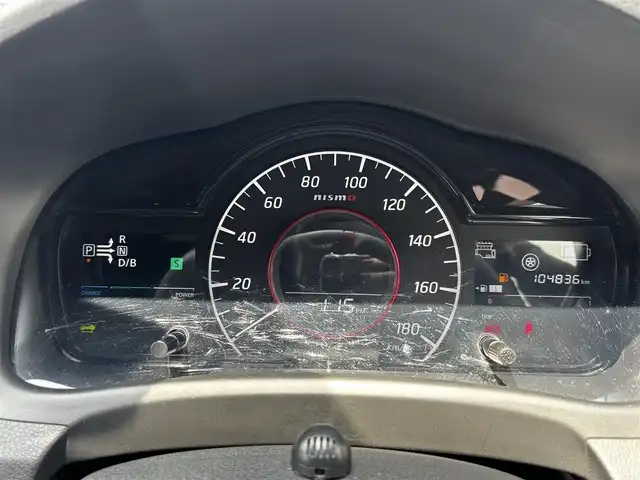 日産 ノート e－パワー ニスモ 熊本県 2017(平29)年 10.5万km スーパーブラック ワンオーナー/純正ナビ（MM316D-W）/【フルセグTV/Bluetooth/CD/DVD】/アラウンドビューカメラ/衝突軽減防止装置/レーンキープアシスト/車両接近通知装置/コーナーセンサー/純正１６インチAW/オートLEDライト/革巻きステアリング/ステアリングスイッチ/ETC/純正フロアマット/純正ドアバイザー/横滑り防止装置/スペアキー/保証書/取扱説明書