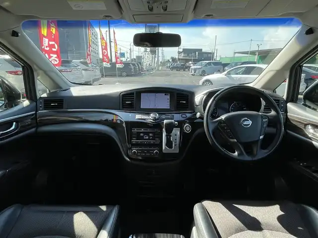 日産 エルグランド 250ハイウェイスターS 千葉県 2016(平28)年 8万km ブリリアントホワイトパール 純正HDDナビ/・CD/DVD/MSV/Bluetooth/フルセグTV/純正フリップダウンモニター/アラウンドビューカメラ/ハーフレザーシート/両後パワースライドドア/インテリジェントキー/クルーズコントロール/バックドアイージークローザー/前後コーナーセンサー/純正LEDヘッドライト/フォグランプ/純正18インチアルミホイール/ビルトインETC/本革巻きステアリング/サイド＆カーテンエアバッグ
