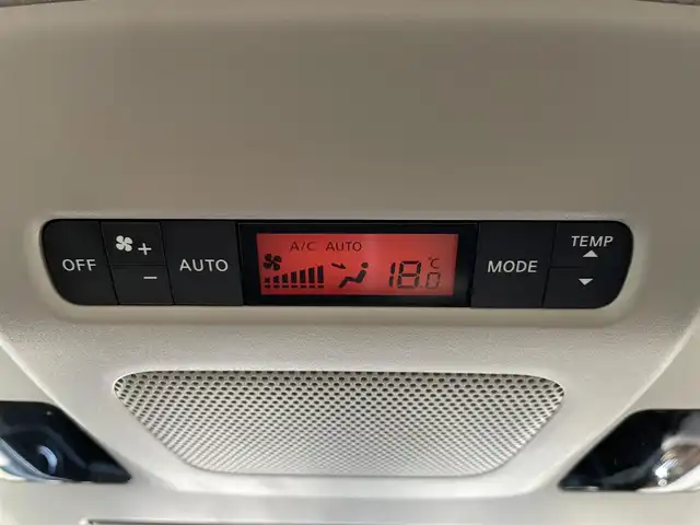 日産 エルグランド 250ハイウェイスターS 千葉県 2016(平28)年 8万km ブリリアントホワイトパール 純正HDDナビ/・CD/DVD/MSV/Bluetooth/フルセグTV/純正フリップダウンモニター/アラウンドビューカメラ/ハーフレザーシート/両後パワースライドドア/インテリジェントキー/クルーズコントロール/バックドアイージークローザー/前後コーナーセンサー/純正LEDヘッドライト/フォグランプ/純正18インチアルミホイール/ビルトインETC/本革巻きステアリング/サイド＆カーテンエアバッグ