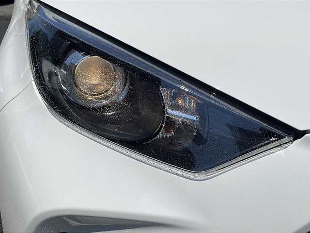 トヨタ ヤリス ハイブリッド X 宮崎県 2022(令4)年 1.7万km スーパーホワイトⅡ 純正ナビ/BT/USB/バックカメラ・ETC/トヨタセーフティセンス/レーンキープアシスト/パーキングサポートブレーキ/レーダークルーズコントロール/ドライブレコーダー/社外17インチアルミホイール/オートハイビーム/ウィンカーミラー/キーレスキー/純正フロアマット/ドアバイザー