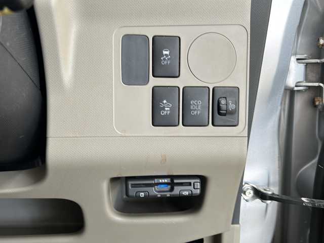 ダイハツ ムーヴ L SA 道央・札幌 2013(平25)年 8.6万km ブライトシルバーメタリック ・4WD/・純正CD/USB/AUX/・スマートアシスト/・衝突被害軽減ブレーキ/・横滑り防止/・アイドリングストップ/・ETC/・キーレス/・ドアバイザー/・電格ミラー/・夏タイヤ社外14インチAW積込