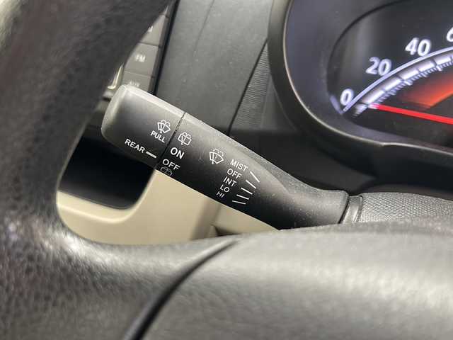 ダイハツ ムーヴ L SA 道央・札幌 2013(平25)年 8.6万km ブライトシルバーメタリック ・4WD/・純正CD/USB/AUX/・スマートアシスト/・衝突被害軽減ブレーキ/・横滑り防止/・アイドリングストップ/・ETC/・キーレス/・ドアバイザー/・電格ミラー/・夏タイヤ社外14インチAW積込