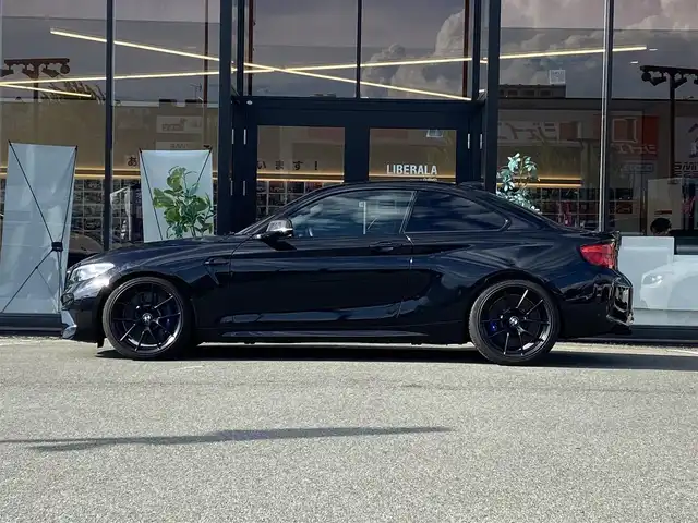 ＢＭＷ Ｍ２ エディションブラックシャドウ 福岡県 2018(平30)年 2.9万km 黒 ・クルーズコントロール/・純正ナビ/BT/USB/・バックカメラ/・黒革シート/シートヒーター/・ドライブレコーダー/・ETC/・純正19AW/・KW車高調/・100台限定車/・保証書/・取扱説明書/・スペアキー/・JQカーボンパドルシフト/・カーボンリアディフューザー/・カーボンドアミラーカバー