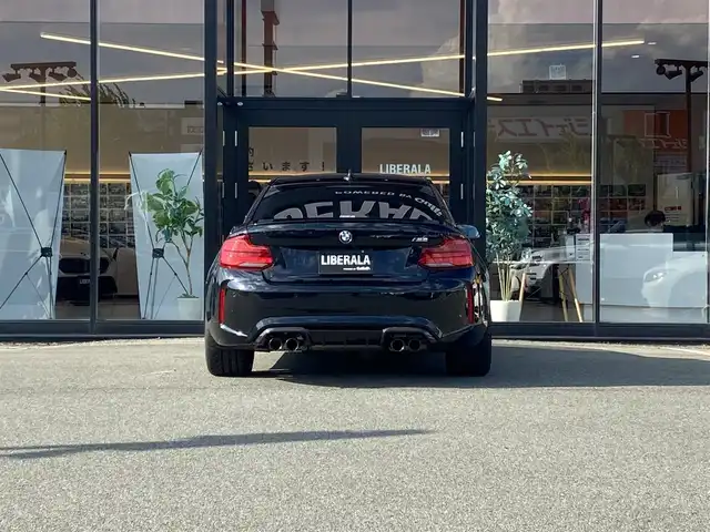 ＢＭＷ Ｍ２ エディションブラックシャドウ 福岡県 2018(平30)年 2.9万km 黒 ・クルーズコントロール/・純正ナビ/BT/USB/・バックカメラ/・黒革シート/シートヒーター/・ドライブレコーダー/・ETC/・純正19AW/・KW車高調/・100台限定車/・保証書/・取扱説明書/・スペアキー/・JQカーボンパドルシフト/・カーボンリアディフューザー/・カーボンドアミラーカバー