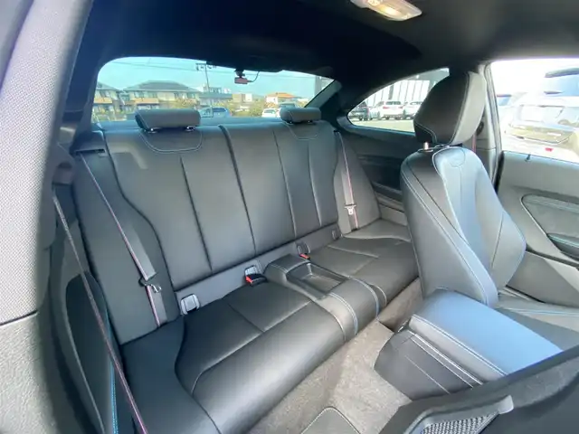 ＢＭＷ Ｍ２ エディションブラックシャドウ 福岡県 2018(平30)年 2.9万km 黒 ・クルーズコントロール/・純正ナビ/BT/USB/・バックカメラ/・黒革シート/シートヒーター/・ドライブレコーダー/・ETC/・純正19AW/・KW車高調/・100台限定車/・保証書/・取扱説明書/・スペアキー/・JQカーボンパドルシフト/・カーボンリアディフューザー/・カーボンドアミラーカバー