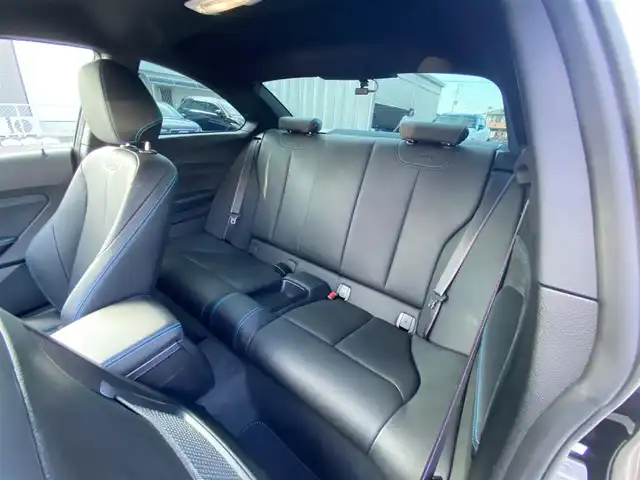 ＢＭＷ Ｍ２ エディションブラックシャドウ 福岡県 2018(平30)年 2.9万km 黒 ・クルーズコントロール/・純正ナビ/BT/USB/・バックカメラ/・黒革シート/シートヒーター/・ドライブレコーダー/・ETC/・純正19AW/・KW車高調/・100台限定車/・保証書/・取扱説明書/・スペアキー/・JQカーボンパドルシフト/・カーボンリアディフューザー/・カーボンドアミラーカバー