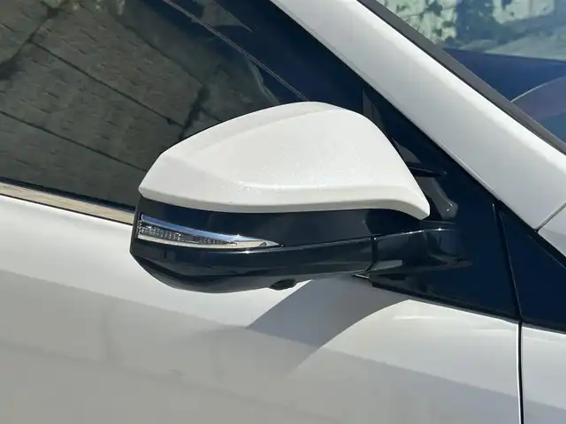 トヨタ ハリアー プレミアム アドバンスドP 長崎県 2015(平27)年 10万km ホワイトパールクリスタルシャイン 純正ナビ/（CD/DVD/BT/フルセグ）/全方位カメラ/衝突軽減システム/レーンアシスト/レーダークルーズ/ETC/JBLサウンドシステム/パワーバックドア/ステアリング電動チルト/ハーフレザーシート/D席パワーシート/オートライト/純正18インチAW