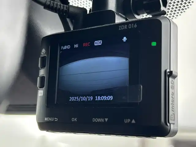 トヨタ Ｃ－ＨＲ G モード ブルーノ 愛知県 2019(令1)年 5.4万km ダークブラウンマイカメタリック/ホワイトパールクリスタルシャイン 禁煙車/2トーン/特別仕様車/純正7インチナビ/（CD/DVD/Bluetooth/フルセグTV/SD)/バックカメラ/トヨタセーフティセンス/・プリクラッシュセーフティ/・レーンディパーチャーアラート/・オートマチックハイビーム/・レーダークルーズコントロール/・ふらつき警報/コーナーセンサー/ETC/前後ドライブレコーダー/シートヒーター/ハーフレザーシート/純正18インチアルミホイール/LEDヘッドライト/オートライト/フロントフォグランプ/スマートキー/プッシュスタート/純正フロアマット/横滑り防止装置/電動格納ミラー