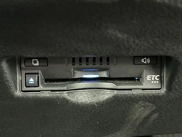 トヨタ Ｃ－ＨＲ G モード ブルーノ 愛知県 2019(令1)年 5.4万km ダークブラウンマイカメタリック/ホワイトパールクリスタルシャイン 禁煙車/2トーン/特別仕様車/純正7インチナビ/（CD/DVD/Bluetooth/フルセグTV/SD)/バックカメラ/トヨタセーフティセンス/・プリクラッシュセーフティ/・レーンディパーチャーアラート/・オートマチックハイビーム/・レーダークルーズコントロール/・ふらつき警報/コーナーセンサー/ETC/前後ドライブレコーダー/シートヒーター/ハーフレザーシート/純正18インチアルミホイール/LEDヘッドライト/オートライト/フロントフォグランプ/スマートキー/プッシュスタート/純正フロアマット/横滑り防止装置/電動格納ミラー