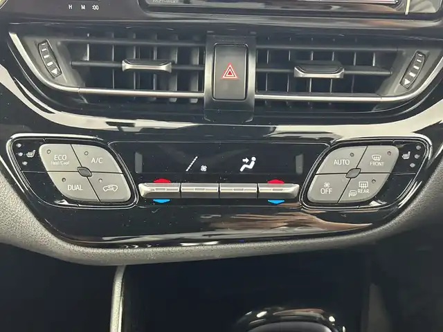 トヨタ Ｃ－ＨＲ G モード ブルーノ 愛知県 2019(令1)年 5.4万km ダークブラウンマイカメタリック/ホワイトパールクリスタルシャイン 禁煙車/2トーン/特別仕様車/純正7インチナビ/（CD/DVD/Bluetooth/フルセグTV/SD)/バックカメラ/トヨタセーフティセンス/・プリクラッシュセーフティ/・レーンディパーチャーアラート/・オートマチックハイビーム/・レーダークルーズコントロール/・ふらつき警報/コーナーセンサー/ETC/前後ドライブレコーダー/シートヒーター/ハーフレザーシート/純正18インチアルミホイール/LEDヘッドライト/オートライト/フロントフォグランプ/スマートキー/プッシュスタート/純正フロアマット/横滑り防止装置/電動格納ミラー