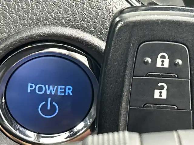 トヨタ Ｃ－ＨＲ G モード ブルーノ 愛知県 2019(令1)年 5.4万km ダークブラウンマイカメタリック/ホワイトパールクリスタルシャイン 禁煙車/2トーン/特別仕様車/純正7インチナビ/（CD/DVD/Bluetooth/フルセグTV/SD)/バックカメラ/トヨタセーフティセンス/・プリクラッシュセーフティ/・レーンディパーチャーアラート/・オートマチックハイビーム/・レーダークルーズコントロール/・ふらつき警報/コーナーセンサー/ETC/前後ドライブレコーダー/シートヒーター/ハーフレザーシート/純正18インチアルミホイール/LEDヘッドライト/オートライト/フロントフォグランプ/スマートキー/プッシュスタート/純正フロアマット/横滑り防止装置/電動格納ミラー