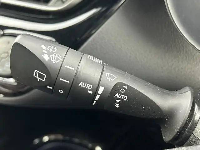 トヨタ Ｃ－ＨＲ G モード ブルーノ 愛知県 2019(令1)年 5.4万km ダークブラウンマイカメタリック/ホワイトパールクリスタルシャイン 禁煙車/2トーン/特別仕様車/純正7インチナビ/（CD/DVD/Bluetooth/フルセグTV/SD)/バックカメラ/トヨタセーフティセンス/・プリクラッシュセーフティ/・レーンディパーチャーアラート/・オートマチックハイビーム/・レーダークルーズコントロール/・ふらつき警報/コーナーセンサー/ETC/前後ドライブレコーダー/シートヒーター/ハーフレザーシート/純正18インチアルミホイール/LEDヘッドライト/オートライト/フロントフォグランプ/スマートキー/プッシュスタート/純正フロアマット/横滑り防止装置/電動格納ミラー