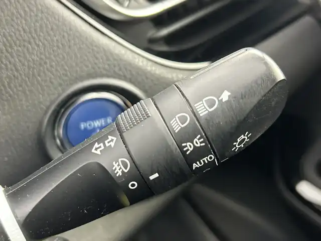 トヨタ Ｃ－ＨＲ G モード ブルーノ 愛知県 2019(令1)年 5.4万km ダークブラウンマイカメタリック/ホワイトパールクリスタルシャイン 禁煙車/2トーン/特別仕様車/純正7インチナビ/（CD/DVD/Bluetooth/フルセグTV/SD)/バックカメラ/トヨタセーフティセンス/・プリクラッシュセーフティ/・レーンディパーチャーアラート/・オートマチックハイビーム/・レーダークルーズコントロール/・ふらつき警報/コーナーセンサー/ETC/前後ドライブレコーダー/シートヒーター/ハーフレザーシート/純正18インチアルミホイール/LEDヘッドライト/オートライト/フロントフォグランプ/スマートキー/プッシュスタート/純正フロアマット/横滑り防止装置/電動格納ミラー