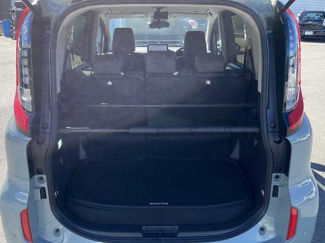 トヨタ シエンタ ハイブリッド Z 山梨県 2022(令4)年 1.7万km アーバンカーキ ワンオーナー/衝突軽減ブレーキ/メモリナビ（AM/FM/BT/フルセグTV）/バックカメラ/アイドリングストップ/クルーズコントロール/プッシュスタート/両側パワースライドドア/ETC2.0/純正LEDヘッドライト/コーナーセンサー/シートヒーター/オートライト