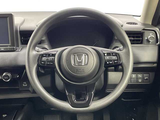 ホンダ ヴェゼル ハイブリッド e:HEV X 新潟県 2023(令5)年 0.9万km クリスタルブラックパール 純正オプションナビ/(ＢＴ／ＦＭ／ＡＭ／ＤＶＤ／フルセグＴＶ）/バックカメラ/ステアリングスイッチ/パドルシフト/置くだけ充電/電格ミラー/ウィンカーミラー/ヘッドライトレベライザー/ドアバイザー/ＥＴＣ