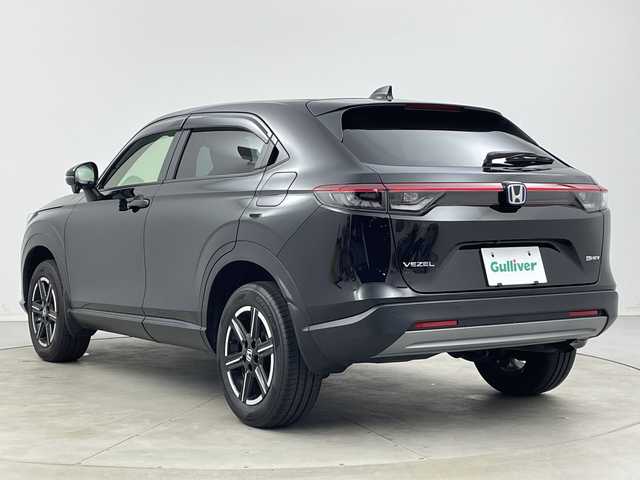 ホンダ ヴェゼル ハイブリッド e:HEV X 新潟県 2023(令5)年 0.9万km クリスタルブラックパール 純正オプションナビ/(ＢＴ／ＦＭ／ＡＭ／ＤＶＤ／フルセグＴＶ）/バックカメラ/ステアリングスイッチ/パドルシフト/置くだけ充電/電格ミラー/ウィンカーミラー/ヘッドライトレベライザー/ドアバイザー/ＥＴＣ