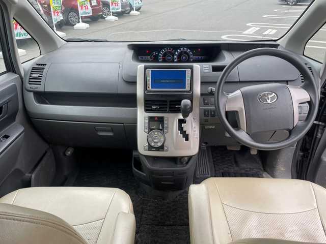 トヨタ ノア X Lセレクション 長野県 2009(平21)年 18.5万km グレーメタリック 社外ナビ(AM/FM/AUX)/電動格納ミラー/両側パワスラ/４WD/取説/記録簿/ABS