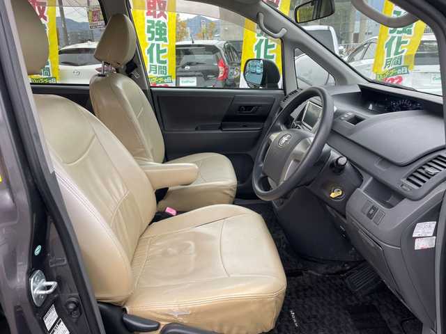 トヨタ ノア X Lセレクション 長野県 2009(平21)年 18.5万km グレーメタリック 社外ナビ(AM/FM/AUX)/電動格納ミラー/両側パワスラ/４WD/取説/記録簿/ABS