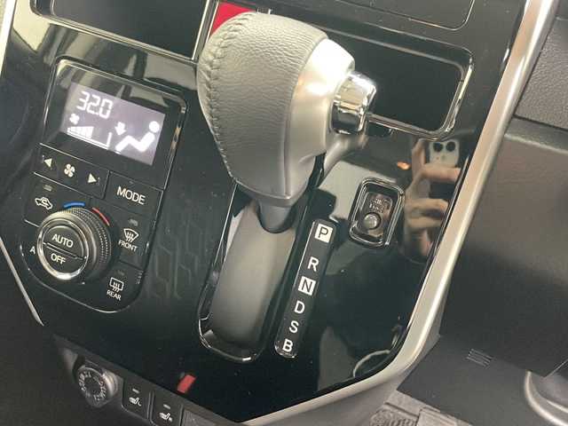 トヨタ ルーミー カスタムG 道央・札幌 2020(令2)年 4.5万km ブラックマイカメタリック ・４WD/・寒冷地仕様/・純正ナビ（CD&DVD&SD）/・クルーズコントロール/・横滑り防止/・アイドリングストップ/・前席シートヒーター/・LEDオートライト/・スマートキー