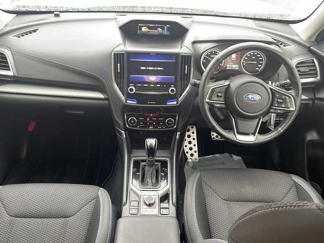 スバル フォレスター ハイブリッド アドバンス 新潟県 2019(平31)年 8.2万km クリスタルホワイトP 純正8インチナビ/(AM/FM/CD/DVD/Bluetooth)/フルセグTV/アイサイトセイフティプラス/フロント・サイドモニター/デジタルインナーミラー/ブラインドスポットモニター/プリクラッシュブレーキ/後退時ブレーキアシスト/AT誤発進抑制制御/AT誤後進抑制制御/レーダークルーズコントロール/レーンキープアシスト/先行車発進お知らせ機能/バックカメラ/ビルトインETC/パワーバックドア/純正ドライブレコーダー/純正フロアマット/純正アルミホイール/全席シートヒーター/ハーフレザー/D/N席パワーシート/LEDヘッドライト