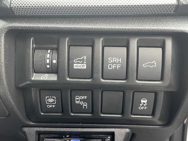 スバル フォレスター ハイブリッド アドバンス 新潟県 2019(平31)年 8.2万km クリスタルホワイトP 純正8インチナビ/(AM/FM/CD/DVD/Bluetooth)/フルセグTV/アイサイトセイフティプラス/フロント・サイドモニター/デジタルインナーミラー/ブラインドスポットモニター/プリクラッシュブレーキ/後退時ブレーキアシスト/AT誤発進抑制制御/AT誤後進抑制制御/レーダークルーズコントロール/レーンキープアシスト/先行車発進お知らせ機能/バックカメラ/ビルトインETC/パワーバックドア/純正ドライブレコーダー/純正フロアマット/純正アルミホイール/全席シートヒーター/ハーフレザー/D/N席パワーシート/LEDヘッドライト