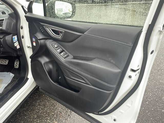 スバル フォレスター ハイブリッド アドバンス 新潟県 2019(平31)年 8.2万km クリスタルホワイトP 純正8インチナビ/(AM/FM/CD/DVD/Bluetooth)/フルセグTV/アイサイトセイフティプラス/フロント・サイドモニター/デジタルインナーミラー/ブラインドスポットモニター/プリクラッシュブレーキ/後退時ブレーキアシスト/AT誤発進抑制制御/AT誤後進抑制制御/レーダークルーズコントロール/レーンキープアシスト/先行車発進お知らせ機能/バックカメラ/ビルトインETC/パワーバックドア/純正ドライブレコーダー/純正フロアマット/純正アルミホイール/全席シートヒーター/ハーフレザー/D/N席パワーシート/LEDヘッドライト