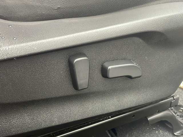 スバル フォレスター ハイブリッド アドバンス 新潟県 2019(平31)年 8.2万km クリスタルホワイトP 純正8インチナビ/(AM/FM/CD/DVD/Bluetooth)/フルセグTV/アイサイトセイフティプラス/フロント・サイドモニター/デジタルインナーミラー/ブラインドスポットモニター/プリクラッシュブレーキ/後退時ブレーキアシスト/AT誤発進抑制制御/AT誤後進抑制制御/レーダークルーズコントロール/レーンキープアシスト/先行車発進お知らせ機能/バックカメラ/ビルトインETC/パワーバックドア/純正ドライブレコーダー/純正フロアマット/純正アルミホイール/全席シートヒーター/ハーフレザー/D/N席パワーシート/LEDヘッドライト