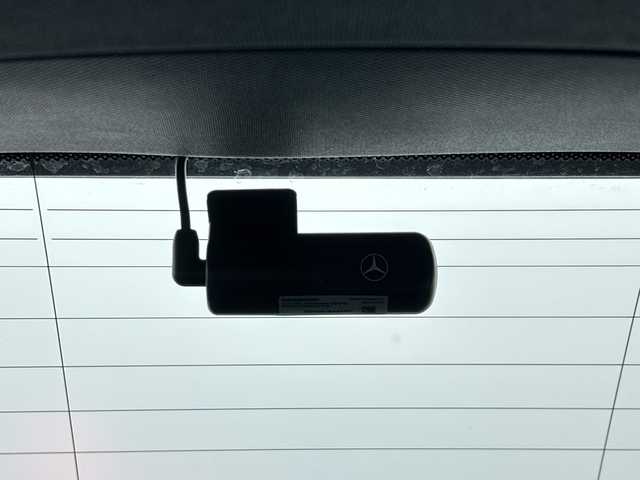 メルセデス・ベンツ Ｍ・ベンツ Ｃ２２０ｄ ステーションワゴン アバンギャルドAMGライン 愛知県 2023(令5)年 1.7万km ポーラホワイト AMGラインパッケージ/・スポーツサスペンション/・スターバターグリル/・AMGラインエクステリア/・AMG18インチアルミホイール/・メタルウィーブインテリアトリム/・スポーツシート/・AMGラインインテリア/・ARTICoダッシュボード/ベーシックパッケージ/・ヘッドアップディスプレイ/・MBUX ARナビゲーション/レーダーセーフティパッケージ/・アクティブディスタンスアシストディストロニック/・アクティブステアリングアシスト/・アクティブレーンアシスト/・アクティブレーンチェンジアシスト/・自動再発進機能/・緊急回避補助システム/・PRE-SAFEインパルスサイド/MBUXナビゲーション/・フルセグTV/・Bluetooth/・USB/・Mercedes me connect/360カメラ/キーレスゴー/純正アルミホイール/ハーフレザーシート/シートヒーター/パワーシート/LEDハイパフォーマンスヘッドライト/フットトランクオープナー/パークトロニック/パーキングアシスト/アンビエントライト/保証書・取説あり