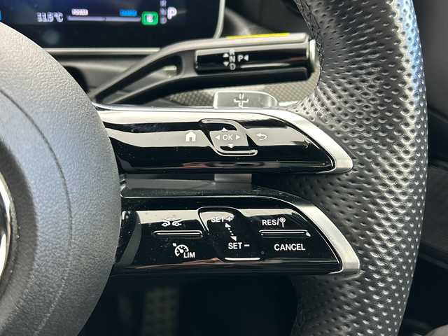 メルセデス・ベンツ Ｍ・ベンツ Ｃ２２０ｄ ステーションワゴン アバンギャルドAMGライン 愛知県 2023(令5)年 1.7万km ポーラホワイト AMGラインパッケージ/・スポーツサスペンション/・スターバターグリル/・AMGラインエクステリア/・AMG18インチアルミホイール/・メタルウィーブインテリアトリム/・スポーツシート/・AMGラインインテリア/・ARTICoダッシュボード/ベーシックパッケージ/・ヘッドアップディスプレイ/・MBUX ARナビゲーション/レーダーセーフティパッケージ/・アクティブディスタンスアシストディストロニック/・アクティブステアリングアシスト/・アクティブレーンアシスト/・アクティブレーンチェンジアシスト/・自動再発進機能/・緊急回避補助システム/・PRE-SAFEインパルスサイド/MBUXナビゲーション/・フルセグTV/・Bluetooth/・USB/・Mercedes me connect/360カメラ/キーレスゴー/純正アルミホイール/ハーフレザーシート/シートヒーター/パワーシート/LEDハイパフォーマンスヘッドライト/フットトランクオープナー/パークトロニック/パーキングアシスト/アンビエントライト/保証書・取説あり