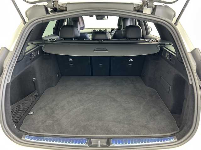 メルセデス・ベンツ Ｍ・ベンツ Ｃ２２０ｄ ステーションワゴン アバンギャルドAMGライン 愛知県 2023(令5)年 1.7万km ポーラホワイト AMGラインパッケージ/・スポーツサスペンション/・スターバターグリル/・AMGラインエクステリア/・AMG18インチアルミホイール/・メタルウィーブインテリアトリム/・スポーツシート/・AMGラインインテリア/・ARTICoダッシュボード/ベーシックパッケージ/・ヘッドアップディスプレイ/・MBUX ARナビゲーション/レーダーセーフティパッケージ/・アクティブディスタンスアシストディストロニック/・アクティブステアリングアシスト/・アクティブレーンアシスト/・アクティブレーンチェンジアシスト/・自動再発進機能/・緊急回避補助システム/・PRE-SAFEインパルスサイド/MBUXナビゲーション/・フルセグTV/・Bluetooth/・USB/・Mercedes me connect/360カメラ/キーレスゴー/純正アルミホイール/ハーフレザーシート/シートヒーター/パワーシート/LEDハイパフォーマンスヘッドライト/フットトランクオープナー/パークトロニック/パーキングアシスト/アンビエントライト/保証書・取説あり