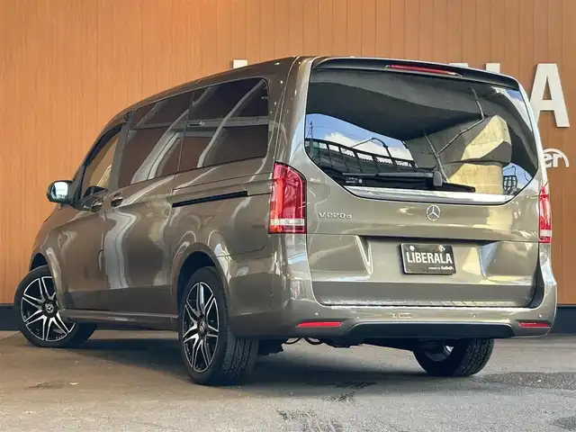 メルセデス・ベンツ Ｖ２２０ d スポーツ ロング 宮城県 2019(令1)年 4.4万km インジウムグレー レーダーセーフティパッケージ/パノラマガラスサンルーフ/Burmesterサウンドシステム/COMANDシステムHDDナビゲーションシステム/フルセグTV/360°カメラシステム/社外フリップダウンモニター/社外DVDプレーヤー/ブラックレザーシート/シートヒーター/メモリ機能付きパワーシート/LEDヘッドライト/オートライト/両側パワースライドドア/パワーバックドア/純正19インチAW/ETC車載器/ドライブレコーダー