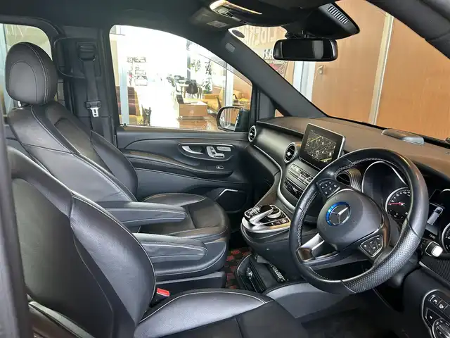 メルセデス・ベンツ Ｖ２２０ d スポーツ ロング 宮城県 2019(令1)年 4.4万km インジウムグレー レーダーセーフティパッケージ/パノラマガラスサンルーフ/Burmesterサウンドシステム/COMANDシステムHDDナビゲーションシステム/フルセグTV/360°カメラシステム/社外フリップダウンモニター/社外DVDプレーヤー/ブラックレザーシート/シートヒーター/メモリ機能付きパワーシート/LEDヘッドライト/オートライト/両側パワースライドドア/パワーバックドア/純正19インチAW/ETC車載器/ドライブレコーダー