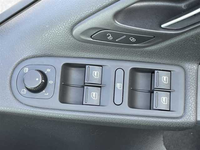 フォルクスワーゲン ゴルフ TSI コンフォートライン 滋賀県 2010(平22)年 9.8万km 黒 禁煙車/社外ナビ/CD/DVD/フルセグTV/オートライト/電動格納ミラー/MT付AT/オートエアコン