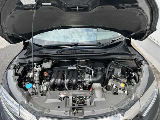 ホンダ ヴェゼル ハイブリッド Z ホンダセンシング 佐賀県 2020(令2)年 4.1万km クリスタルブラックパール ホンダセンシング/純正8インチナビ/・バックカメラ/・フルセグTV/BT/CD/DVD/ハーフレザーシート/前席シートヒーター/純正17インチAW/LEDヘッドライト/フォグランプ/オートライト/ETC/革巻きステアリング/ステアリングスイッチ/パドルシフト/電動格納ミラー/ドアバイザー/フロアマット/エアバックW/サイド/カーテン/スペアキー×１/取扱説明書/保証書