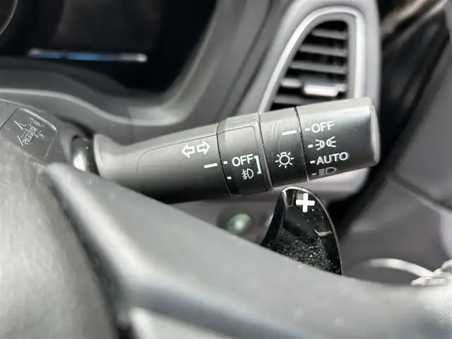 ホンダ ヴェゼル ハイブリッド Z ホンダセンシング 佐賀県 2020(令2)年 4.1万km クリスタルブラックパール ホンダセンシング/純正8インチナビ/・バックカメラ/・フルセグTV/BT/CD/DVD/ハーフレザーシート/前席シートヒーター/純正17インチAW/LEDヘッドライト/フォグランプ/オートライト/ETC/革巻きステアリング/ステアリングスイッチ/パドルシフト/電動格納ミラー/ドアバイザー/フロアマット/エアバックW/サイド/カーテン/スペアキー×１/取扱説明書/保証書