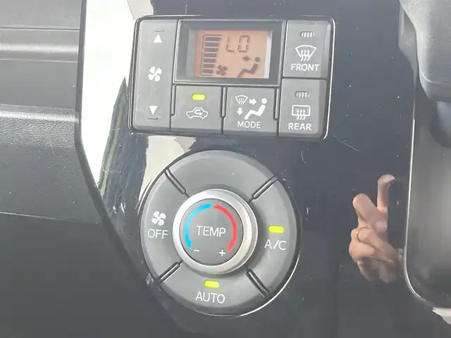 ダイハツ ウェイク L SA Ⅱ 熊本県 2017(平29)年 5.5万km フレッシュグリーンM 社外ナビ/・AM/FM/CD/ワンセグTV/バックカメラ/スマートアシスト2/・衝突警報機能/・衝突回避支援ブレーキ機能/・車線逸脱警報機能/・誤発進抑制機能（前方/後方）/・先行車発進お知らせ機能/ドライブレコーダー/ETC/オートライト/・ハロゲンライト/・フォグランプ/・ヘッドライトレベライザー/電動格納ミラー/・サイドアンダーミラー/純正ドアバイザー/純正アルミホイール/純正フロアマット/スマートキー