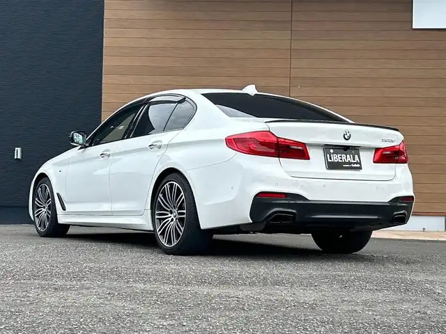 ＢＭＷ ５２３ｄ Mスポーツ 宮崎県 2017(平29)年 2.5万km アルピンホワイトⅢ 純正HDDナビゲーション/・Bluetooth/・CD DVD/・AM/FM/・USB/・フルセグテレビ/ヘッドアップディスプレイ/純正１９インチアルミホイール/ミラー一体型ETC/アダプティブクルーズコントロール/ＬＥＤヘッドライト/・オートライト/・オートマティックハイビーム/ドライブレコーダー/全方位カメラ