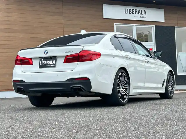 ＢＭＷ ５２３ｄ Mスポーツ 宮崎県 2017(平29)年 2.5万km アルピンホワイトⅢ 純正HDDナビゲーション/・Bluetooth/・CD DVD/・AM/FM/・USB/・フルセグテレビ/ヘッドアップディスプレイ/純正１９インチアルミホイール/ミラー一体型ETC/アダプティブクルーズコントロール/ＬＥＤヘッドライト/・オートライト/・オートマティックハイビーム/ドライブレコーダー/全方位カメラ