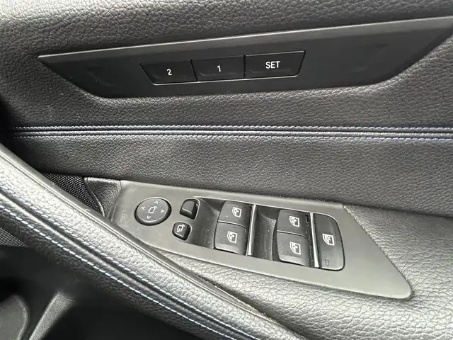 ＢＭＷ ５２３ｄ Mスポーツ 宮崎県 2017(平29)年 2.5万km アルピンホワイトⅢ 純正HDDナビゲーション/・Bluetooth/・CD DVD/・AM/FM/・USB/・フルセグテレビ/ヘッドアップディスプレイ/純正１９インチアルミホイール/ミラー一体型ETC/アダプティブクルーズコントロール/ＬＥＤヘッドライト/・オートライト/・オートマティックハイビーム/ドライブレコーダー/全方位カメラ