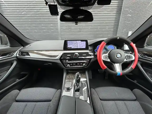 ＢＭＷ ５２３ｄ Mスポーツ 宮崎県 2017(平29)年 2.5万km アルピンホワイトⅢ 純正HDDナビゲーション/・Bluetooth/・CD DVD/・AM/FM/・USB/・フルセグテレビ/ヘッドアップディスプレイ/純正１９インチアルミホイール/ミラー一体型ETC/アダプティブクルーズコントロール/ＬＥＤヘッドライト/・オートライト/・オートマティックハイビーム/ドライブレコーダー/全方位カメラ