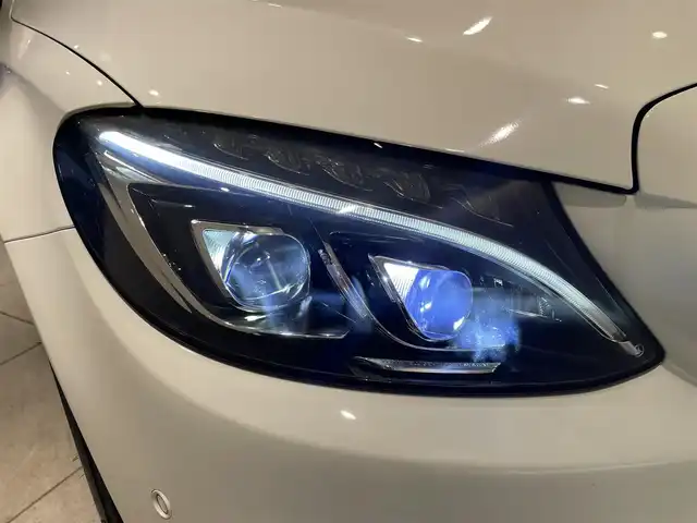 メルセデス・ベンツ Ｃ１８０ ワゴン スポーツ 愛知県 2015(平27)年 5.4万km ポーラホワイト レーダーセーフティーＰＫＧ　/ＨＵＤ　/純正ナビ　/Ｂｌｕｅｔｏｏｔｈ　/フルセグＴＶ　/バックカメラ　/ＡＣＣ　/ＬＫＡ　/ＬＤＷ　/ＢＳＭ　/シートヒーター　/レザーシート　/ＬＥＤヘッドライト　/ＥＴＣ２．０/ウィンカーミラー/アイドリングストップ