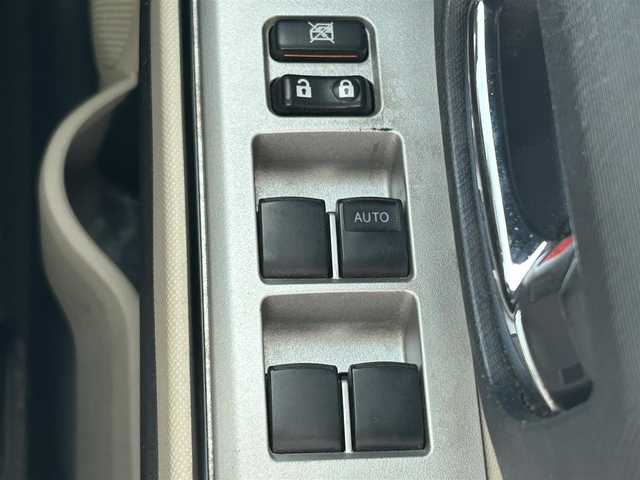 トヨタ アクア G 福岡県 2012(平24)年 15.9万km ライムホワイトパールクリスタルシャイン SDナビ(NSCP-W62)/（ワンセグTV・AM・FM・CD・Bluetooth）/バックカメラ/ETC/前席シートヒーター/革巻きステアリング/プッシュスタートボタン/ウインカーミラー/オートエアコン/スマートキー/オートライト/ドアバイザー/純正フロアマット/横滑り防止装置/盗難防止装置/パワーウィンドゥ/パワーステアリング/ABS/エアーバック（運転席・助手席）