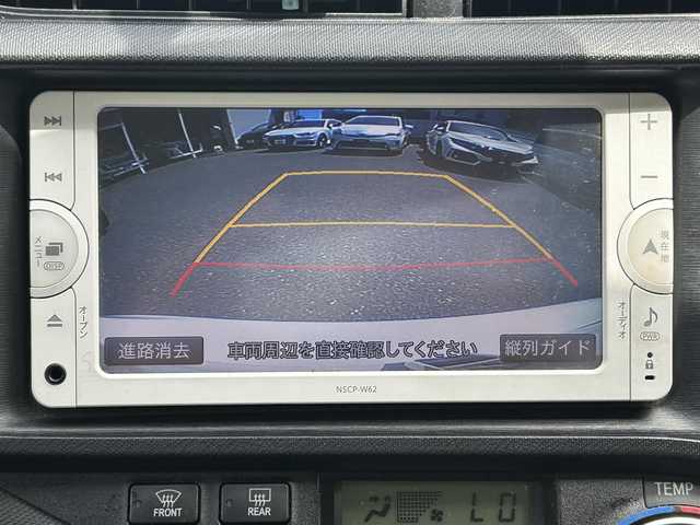 トヨタ アクア G 福岡県 2012(平24)年 15.9万km ライムホワイトパールクリスタルシャイン SDナビ(NSCP-W62)/（ワンセグTV・AM・FM・CD・Bluetooth）/バックカメラ/ETC/前席シートヒーター/革巻きステアリング/プッシュスタートボタン/ウインカーミラー/オートエアコン/スマートキー/オートライト/ドアバイザー/純正フロアマット/横滑り防止装置/盗難防止装置/パワーウィンドゥ/パワーステアリング/ABS/エアーバック（運転席・助手席）