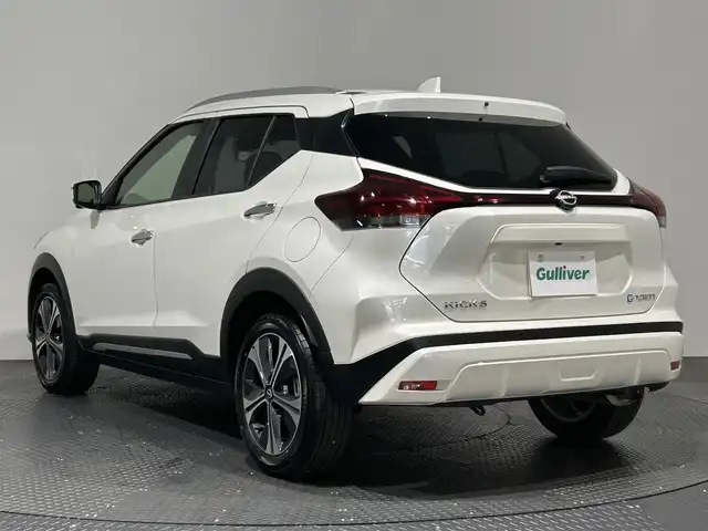 日産 キックス X ツートーンインテリアED 愛媛県 2024(令6)年 0.1万km ブリリアントホワイトパール 純正9インチナビ/フルセグTV/Bluetooth/DVD/プロパイロット/レーダークルーズコントロール/アラウンドビューモニター/デジタルインナーミラー/ビルトインETC/前席シートヒーター/LEDオートライト/レザーハンドル/ステアリングヒーター/ステアリングスイッチ
