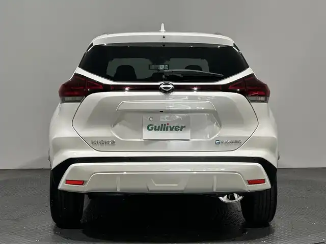 日産 キックス X ツートーンインテリアED 愛媛県 2024(令6)年 0.1万km ブリリアントホワイトパール 純正9インチナビ/フルセグTV/Bluetooth/DVD/プロパイロット/レーダークルーズコントロール/アラウンドビューモニター/デジタルインナーミラー/ビルトインETC/前席シートヒーター/LEDオートライト/レザーハンドル/ステアリングヒーター/ステアリングスイッチ