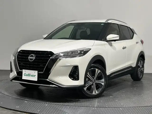 日産 キックス X ツートーンインテリアED 愛媛県 2024(令6)年 0.1万km ブリリアントホワイトパール 純正9インチナビ/フルセグTV/Bluetooth/DVD/プロパイロット/レーダークルーズコントロール/アラウンドビューモニター/デジタルインナーミラー/ビルトインETC/前席シートヒーター/LEDオートライト/レザーハンドル/ステアリングヒーター/ステアリングスイッチ