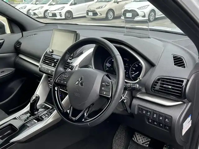 三菱 エクリプス クロス ＰＨＥＶ P 福岡県 2021(令3)年 3.1万km ホワイトダイヤモンド バックカメラ/サンルーフ/フルセグTV/クルーズコントロール/レーンキープアシスト/横滑り防止/前後コーナーセンサー/LEDオートライト/オートハイビーム/衝突被害軽減システム/Apple Car Play/AndroidAuto/BT/パワーシート(D席)/ルーフレール/ハーフレザーシート/シートヒーター(D席＋N席)