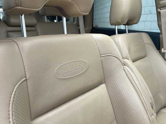スバル フォレスター XT LLビーンエディション 神奈川県 2004(平16)年 9.8万km ベージュ サンルーフ/L.L.Bean専用シート/モモステアリング/革シート/D/N席シートヒーター/ルーフレール/ルーフキャリア/リモコンキー/ETC/前後ドライブレコーダー/HIDライト/社外オーディオ(AM/FM/CD)/スペアキー×1/保証書/取扱説明書